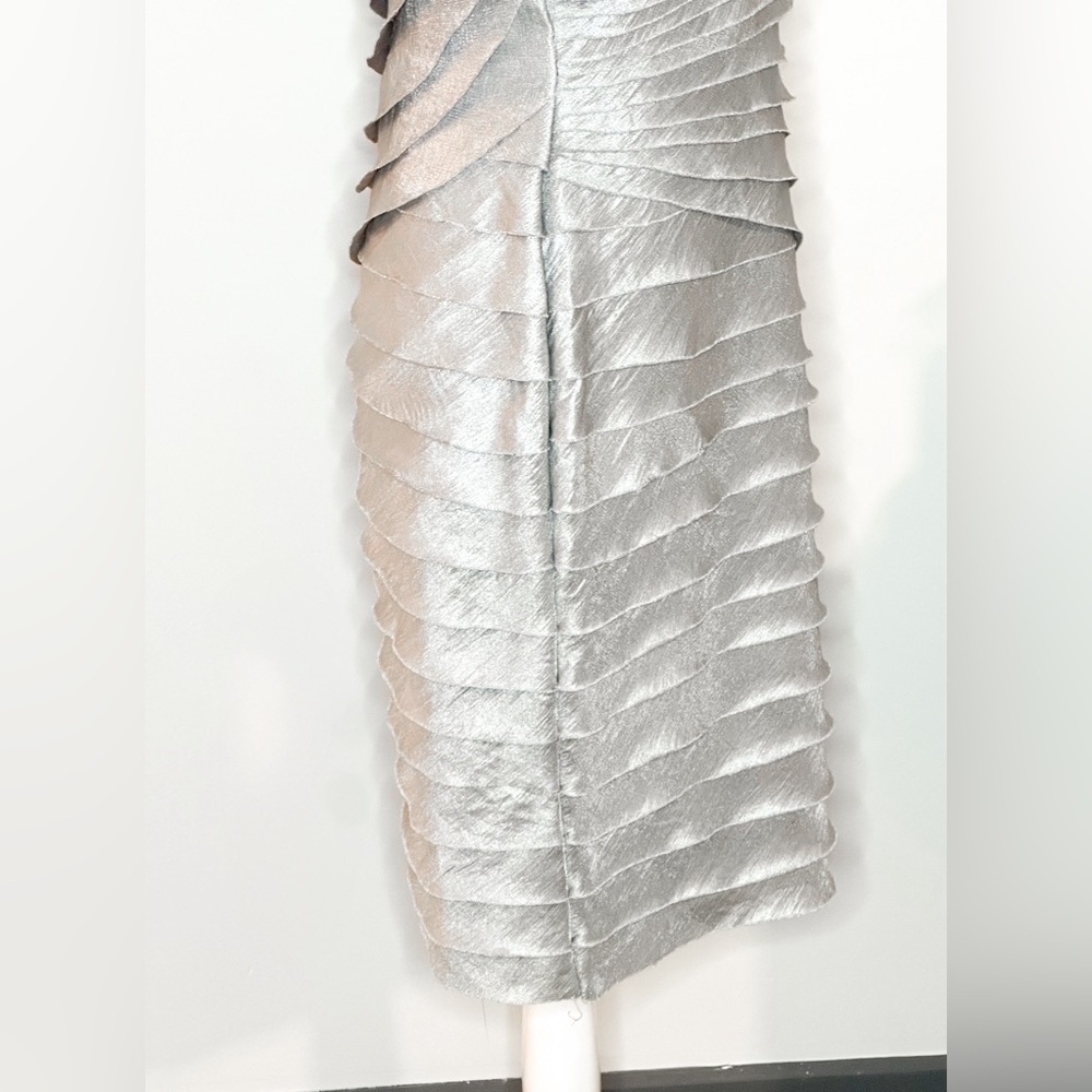 Stunning London Times Silver Elegant Dress - Size 6 for Glam Nights! - Picture 13 of 16